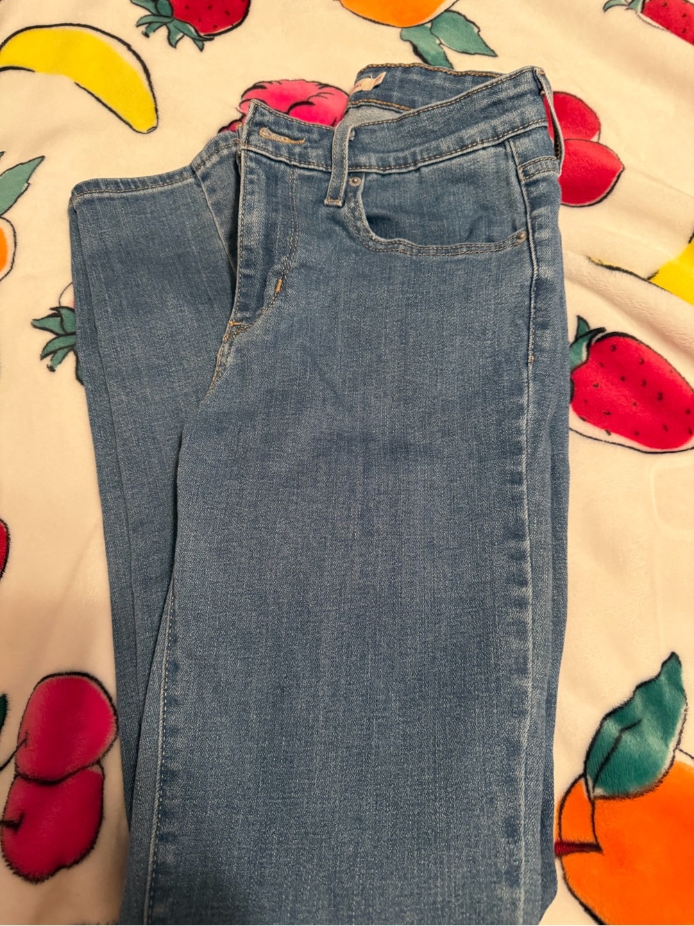 Levi's Women's Skinny Jeans in Light Blue Denim